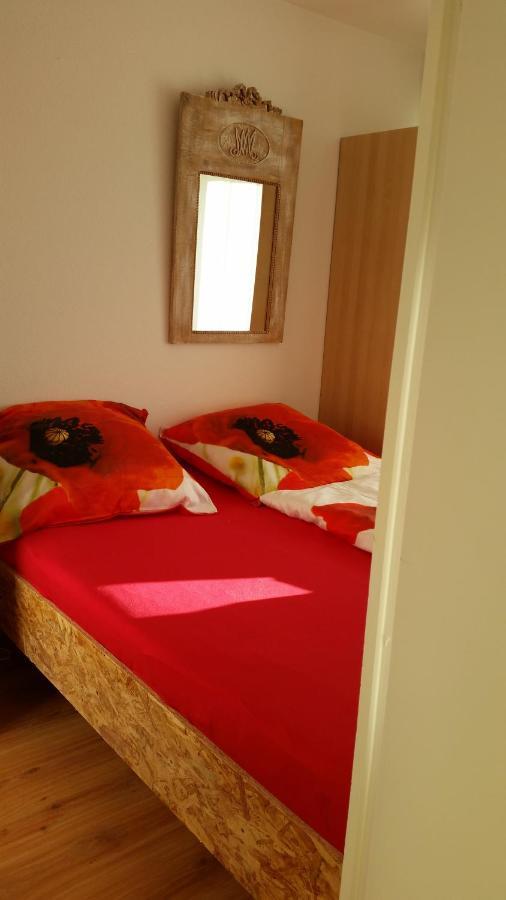 Zum Wohlfuehlen Ferienwohnung Fuer Max 5 Erwachsene Und 1 Kind, Schwimmbad Vor Der Tuer, Tiere Erlaubt 希尔克道夫 外观 照片